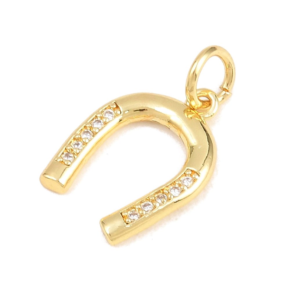 Hestesko Vedhæng Med Zirkonia – 18K Forgyldt Messing (14,5x11x1,5mm) - Uniq Perler - 120951