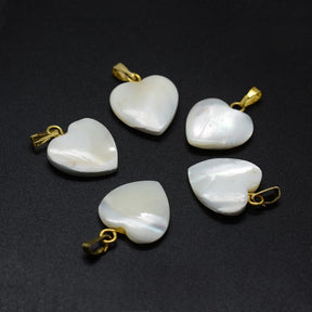 Heart Shell Pendant – Brass, Gold-plated (17–19mm) 2 pcs. - Uniq Perler - 117010