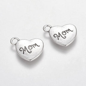 Hjerte Vedhæng Med Mom – Antik Sølv Messing (18x15x3mm) - Uniq Perler - 122948