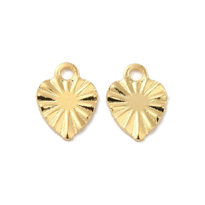 Herz Anhänger mit Muster, 18K Vergoldet Stahl, 8x6x0,7mm, (10 Stk.) - Uniq Perler - 395845