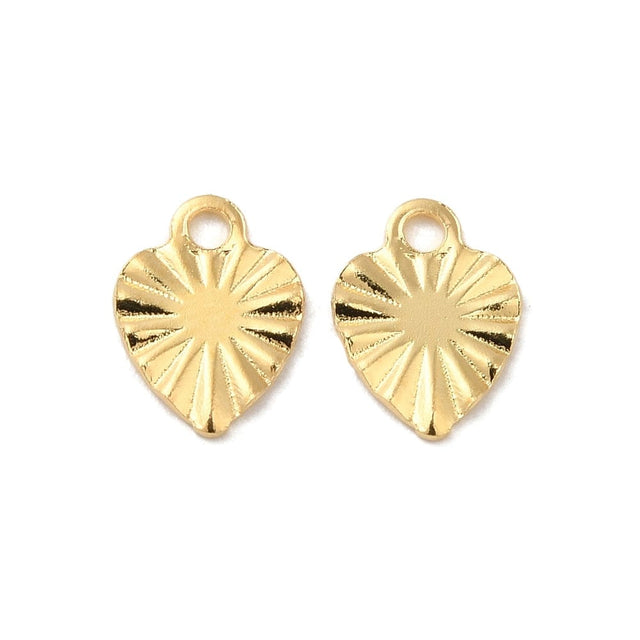 Hjerte Vedhæng Med Mønster, 18K Forgyldt Stål, 8x6x0,7mm, (10 stk.) - Uniq Perler - 395845