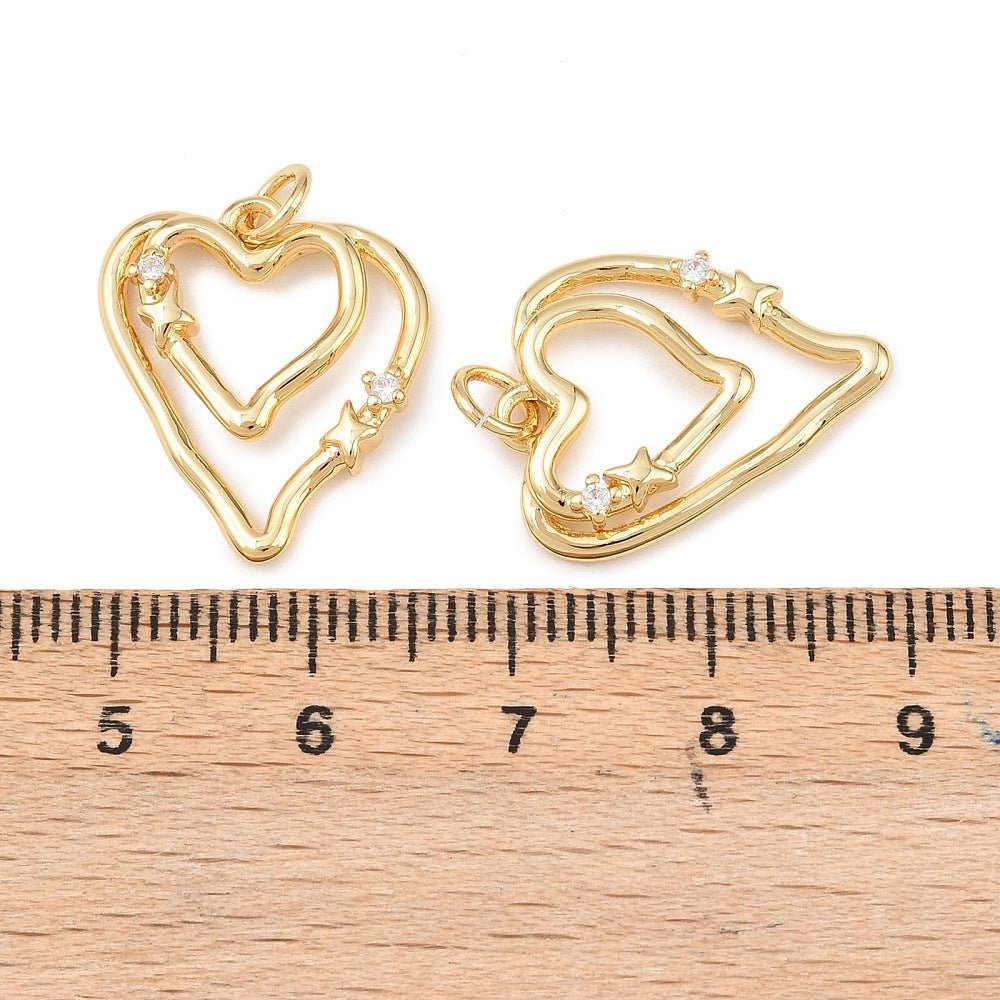 Hjerte Vedhæng Med Zirkonia Og Øsken – 18K Langtidsholdbar Forgyldt Messing (19,5x17x2,8mm) - Uniq Perler - 122577