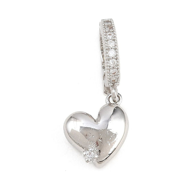Hjerteformet Vedhæng Med Zirkonia – Platinbelagt Messing (23,5mm) 1 stk - Uniq Perler - 123972