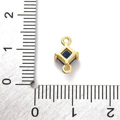 Kantet Mellemled Med Blå Zirkonia Sten, Langtidsholdbar Forgyldt, (10,5x7mm), 2 stk. - Uniq Perler - 497431