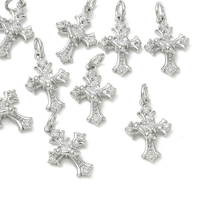 Kors Vedhæng Med Zirkonia – Platinbelagt Messing, Klar (13x9x4mm) - Uniq Perler - 120550