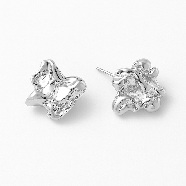 Krøllet Ørestikkere, Platin Farvet Messing, (18mm) - Uniq Perler - 111520