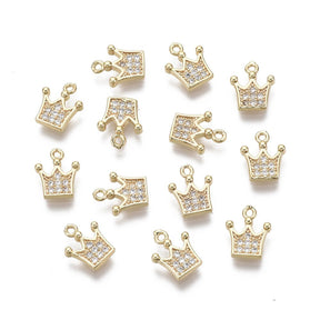 Krone Vedhæng Med Zirkonia – 18K Forgyldt Messing (9,5x8x2mm) 2 stk. - Uniq Perler - 121506