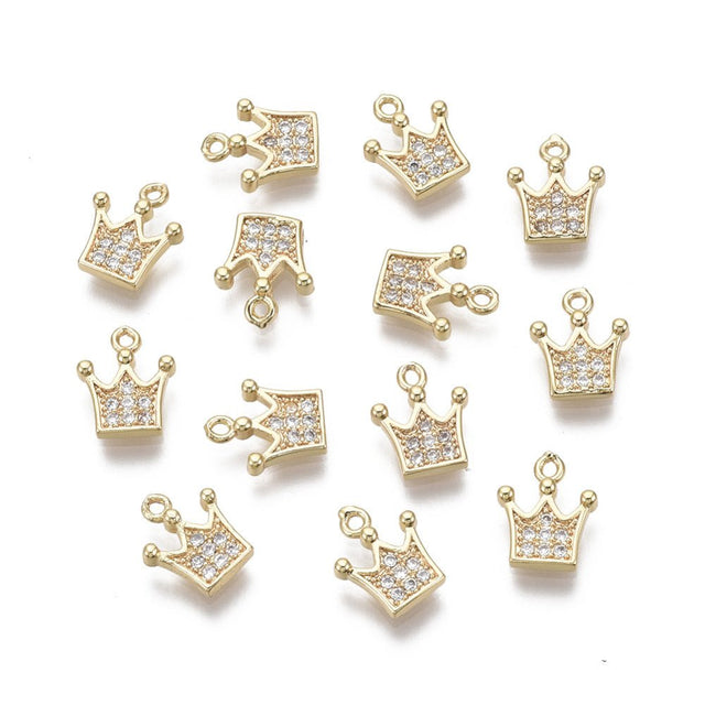 Krone Vedhæng Med Zirkonia – 18K Forgyldt Messing (9,5x8x2mm) 2 stk. - Uniq Perler - 121506
