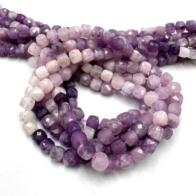 Lepidolit Perler – Gradueret farver, Kubeformet (4x4 mm, Grade A) - Uniq Perler - 252578