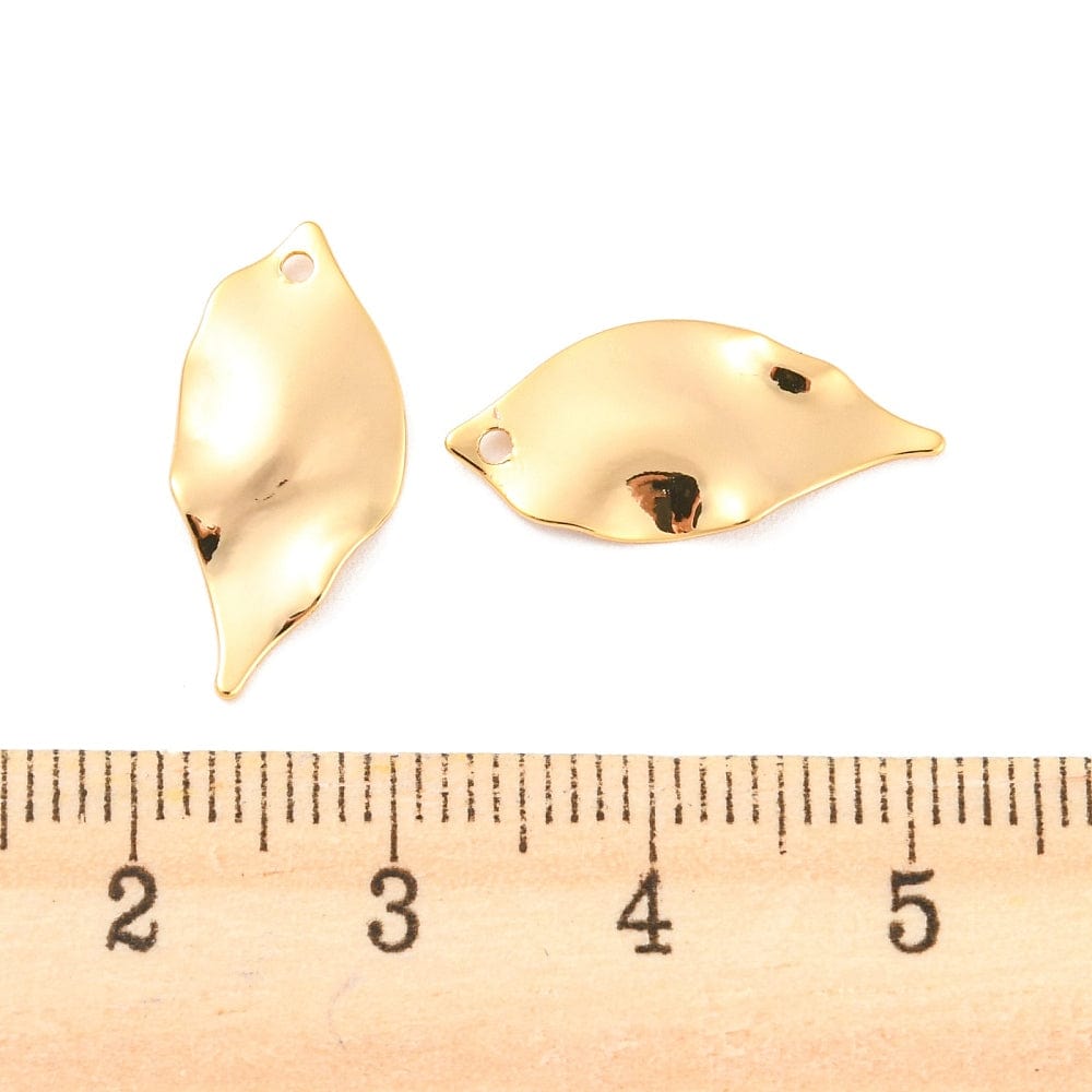 Let Bølgende Blad Vedhæng, 18K Forgyldt, 20x9mm, 6 stk. - Uniq Perler - 111690