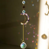 Måne Suncatcher Med Fluorit Chips – Glas Og Messing (330~350mm) - Uniq Perler - 122384