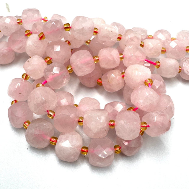 Madagascar Rosenkvarts – Kubeformet Natursten (8 mm) - Uniq Perler - 478911