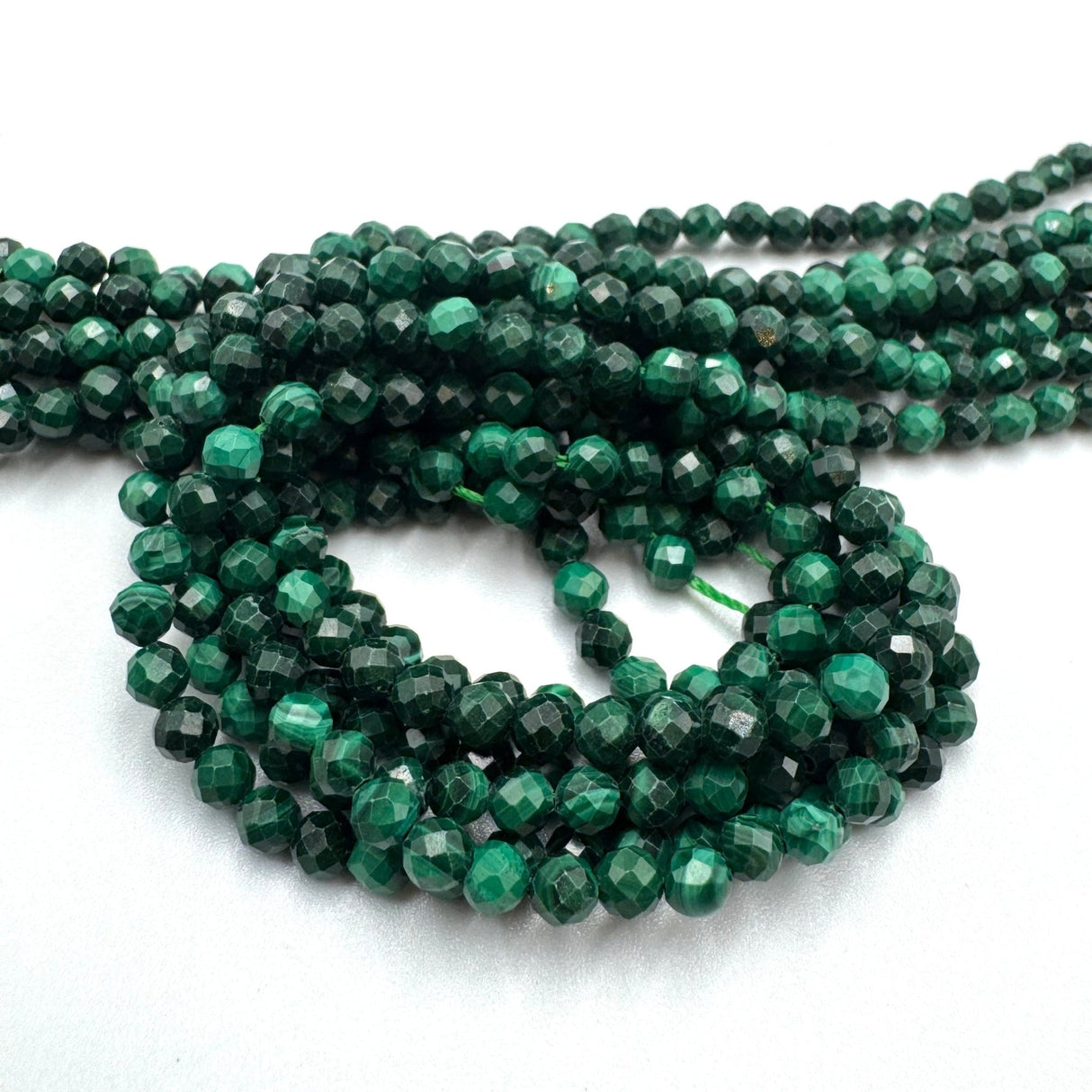 Malakit Perler – Facetteret Rund (4 mm) - Uniq Perler - 302076