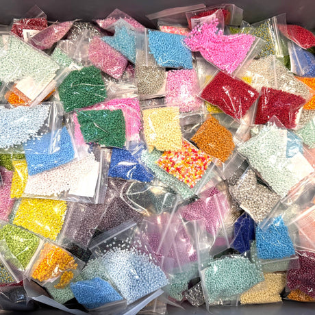 MEGA TILBUD.....Seed beads mix 2–3 mm – 10 poser - Uniq Perler - 118484