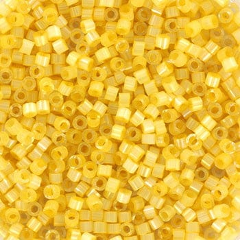 Miyuki Delica Perler, DB 1801, Silk Satin Dyed Light Apricot, 11/0 - Uniq Perler - 685336