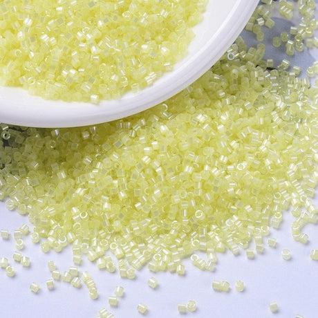 Miyuki Delica Perler, DB 1873, Silk Inside, Dyed Citron AB, 11/0 - Uniq Perler - 0000003477