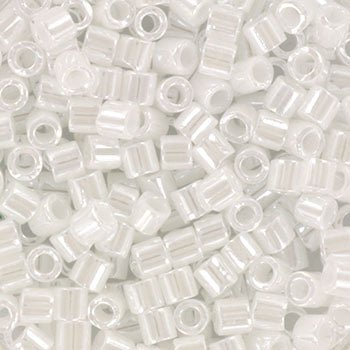 Miyuki Delica Perler - DB 201, Ceylon White Pearl (8/0) - Uniq Perler - 123287