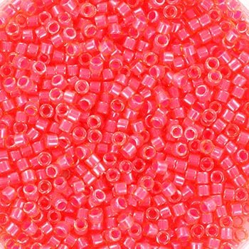Miyuki Delica Perler, DB 2051, Luminous Poppy Red, 11/0 - Uniq Perler - 115599