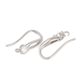 Ørekroge Med Zirkonia – Langtidsholdbar Platinbelagt Messing (19x4mm) - Uniq Perler - 123912