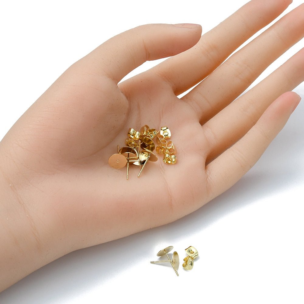 Ørestikkere Med Flad Base – 18K Forgyldt Stål (8x0.3mm) 40 dele - Uniq Perler - 119114