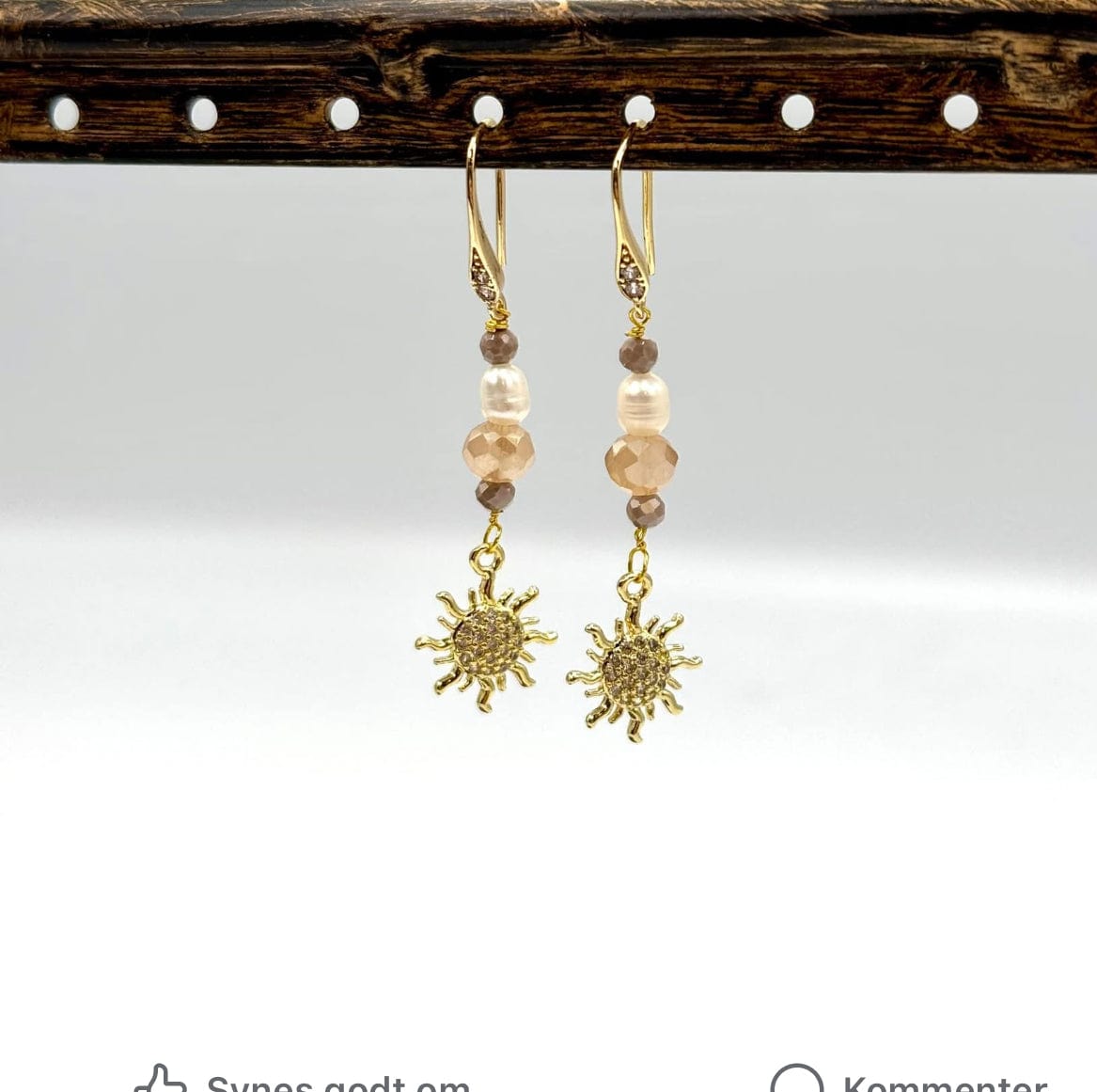 Ørekroge Med 2 Zirkonia Sten, 18K Forgyldt Messing, (19x2,5mm) - Uniq Perler - 545674