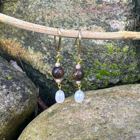 Øreringe Med Ferskvandsperler, Bronzit og Zirkonia – Forgyldt - Uniq Perler - 67846