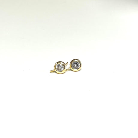 Pandawhole ørestikkere AUKTION A......1 par forgyldte ørestikkere med klar zirkonia sten