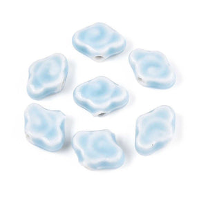 Porcelænsperler –Glaseret, Lyseblå (10 - 12x16x6mm) 4 stk. - Uniq Perler - 122764