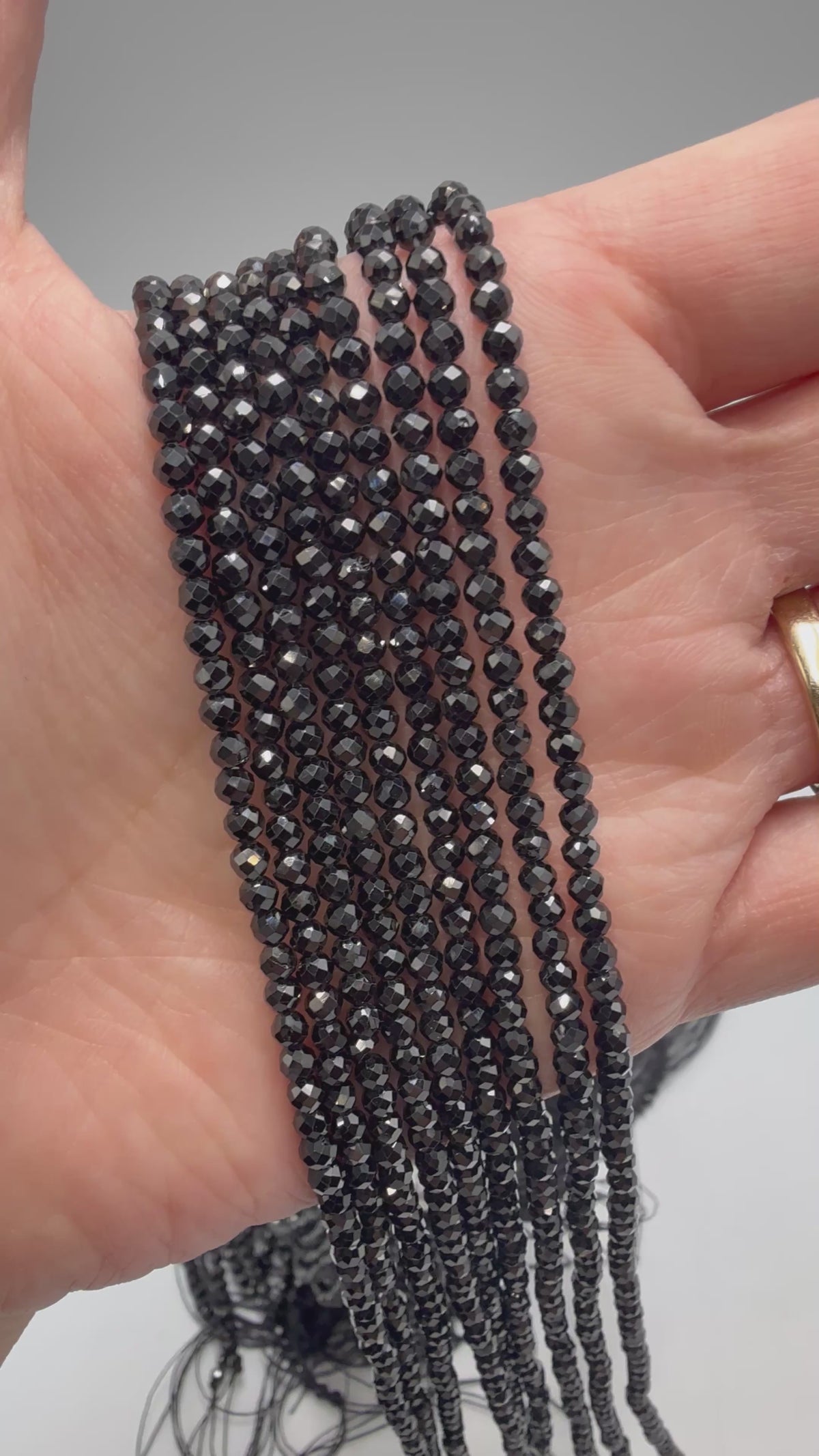 Spinel - Black, Faceted (3mm) 