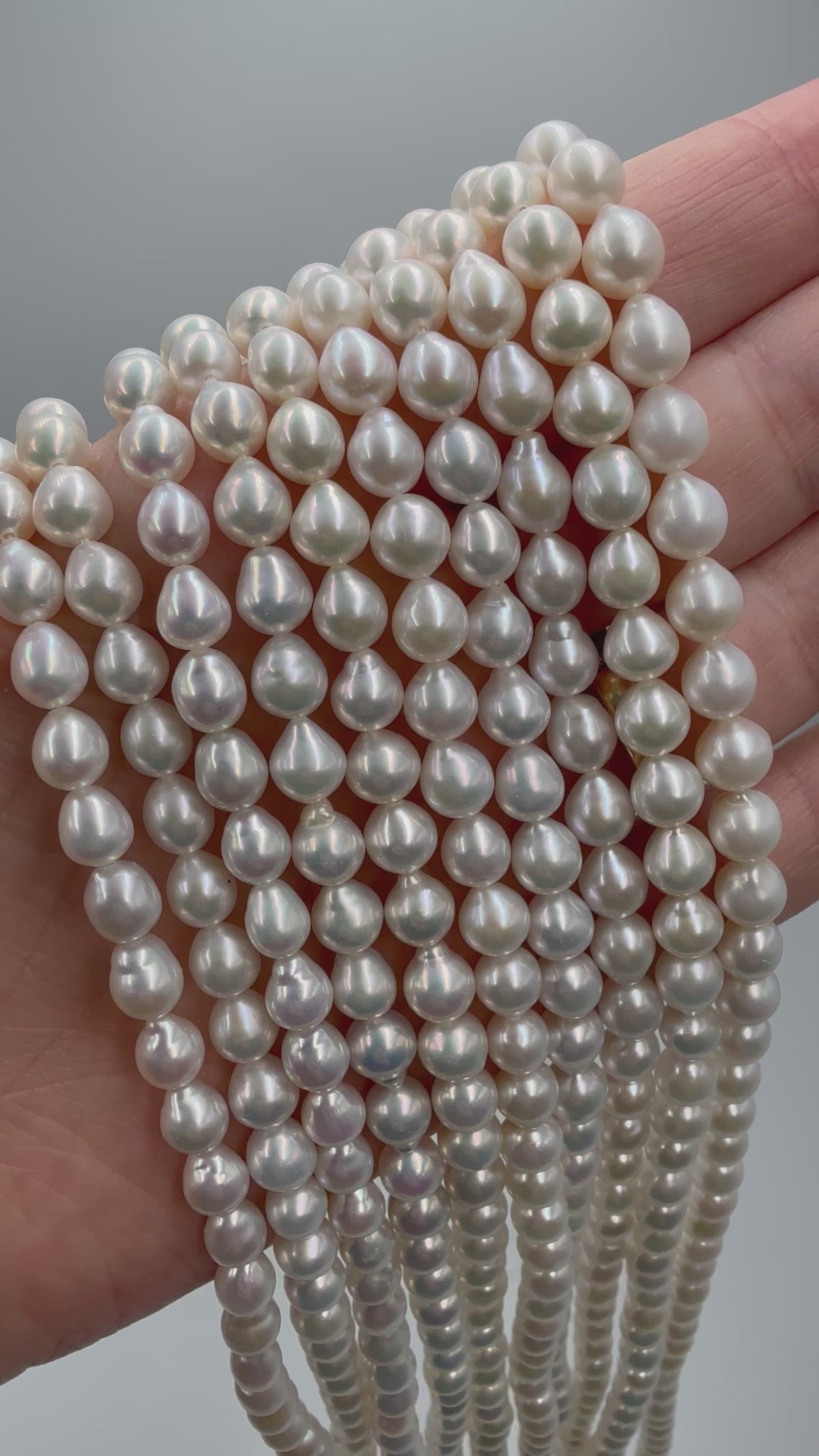 Freshwater Pearls – Slightly Drop-Shaped, Grade AAA (6.5-7x5.5-6mm)