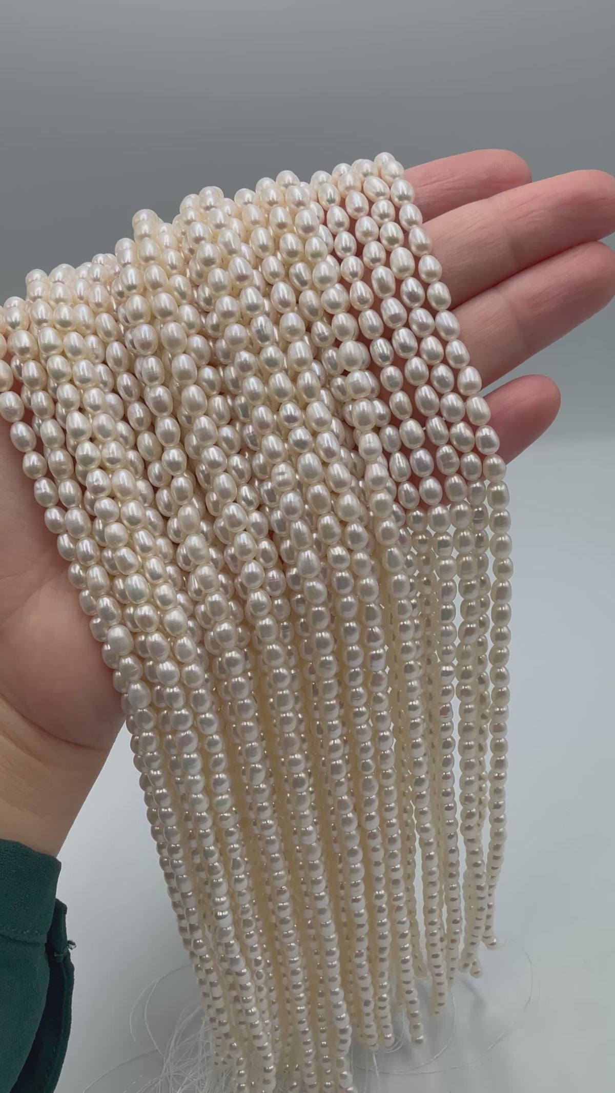 Sötvattenspärlor – Rice, Grade AAA (4-4,6x5-6mm)