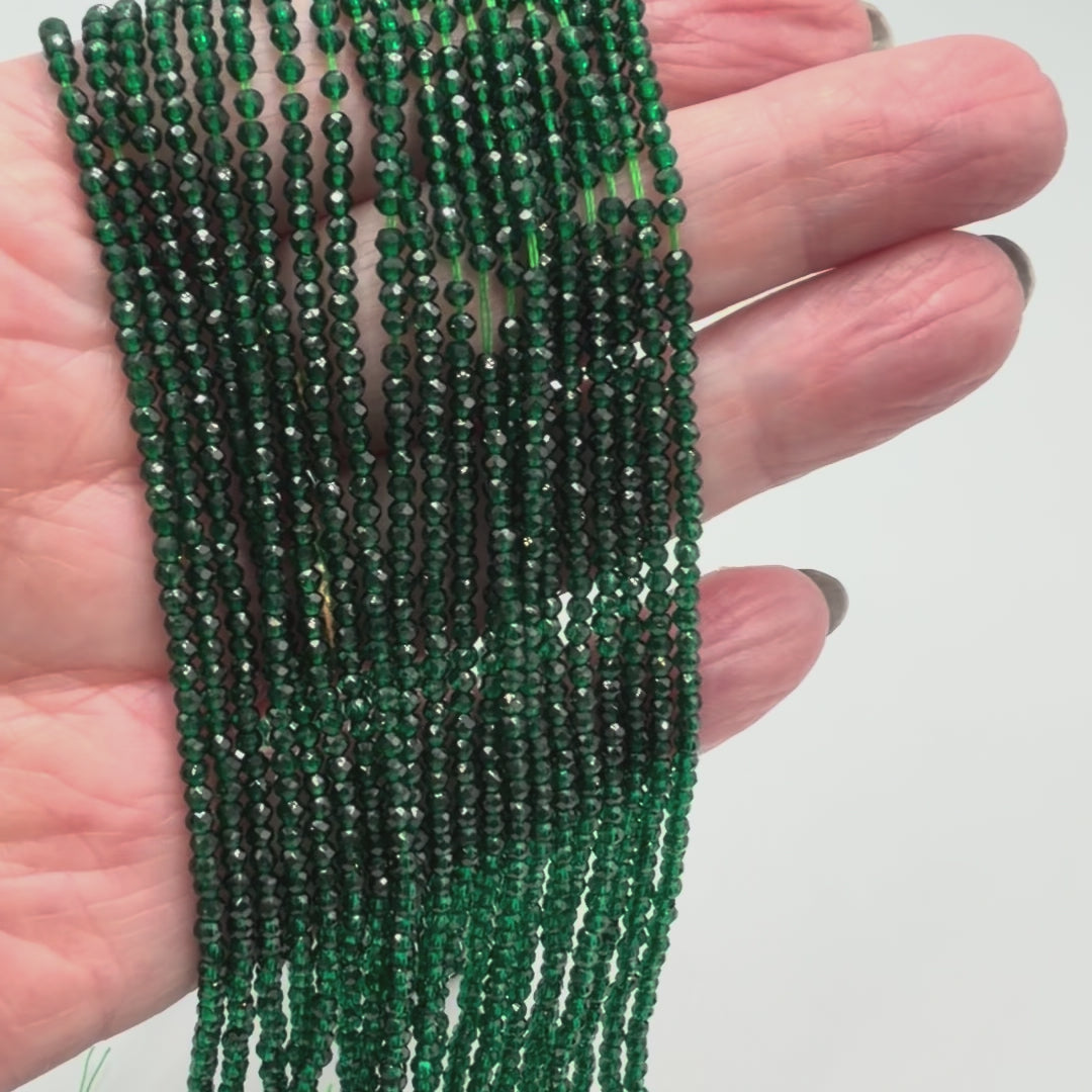Imitierte Smaragd Perlen – Grün, Facettiert, Rund (2~3mm)