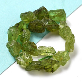 Rohe Peridot-Perlen – Grün (6 - 8mm) - Uniq Perler - 113236