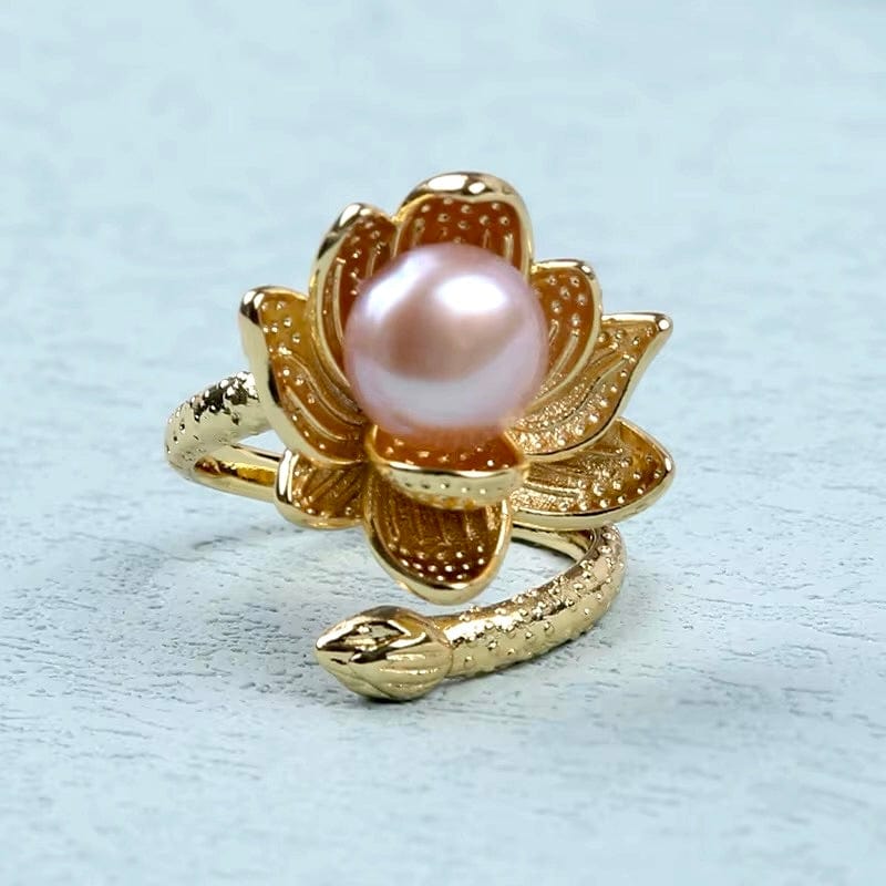 Regulerbar Og Forgyldt Ring Med Lotus Blomst Og Rosa Ferskvandsperle - Uniq Perler - 692819