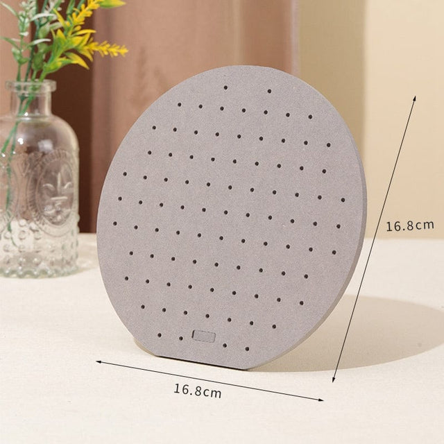 Rundt Display Til Ørestikkere – Grå Stof (16,8x16,8cm) - Uniq Perler - 112469