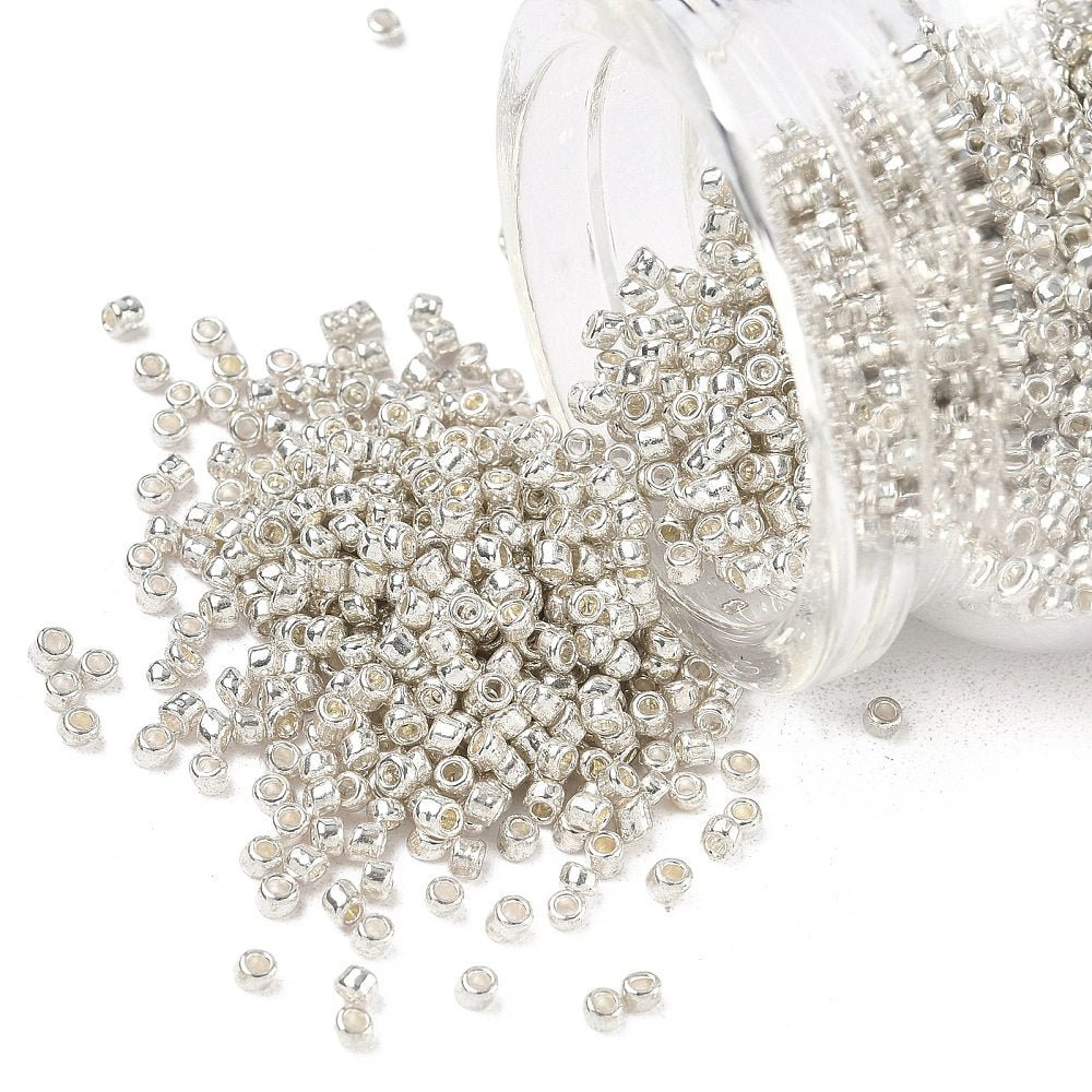 Seed Beads – Galvaniseret Sølv, Runde (12/0, 2mm) 450 g - Uniq Perler - 126423