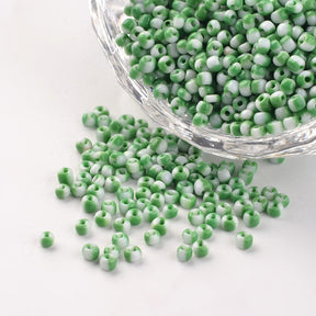 Seed Beads – Opaque, Grøn/Hvid, Runde (12/0, 1,5~2x2mm) 450 g - Uniq Perler - 126401