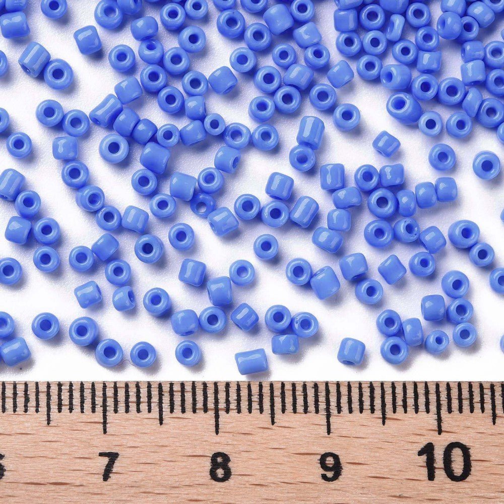 Seed Beads – Opaque Kornblomstblå, Runde (12/0, 2mm) Ca. 450gr - Uniq Perler - 126426