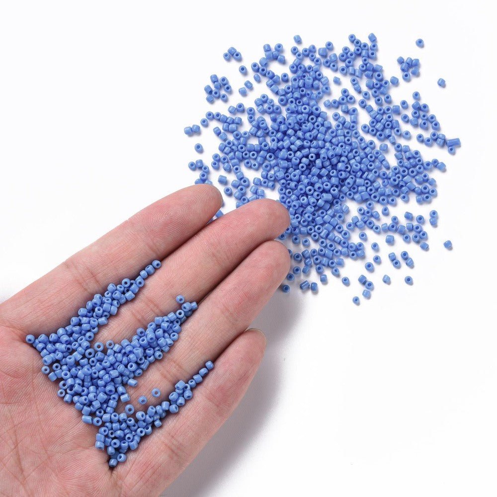 Seed Beads – Opaque Kornblomstblå, Runde (12/0, 2mm) Ca. 450gr - Uniq Perler - 126426