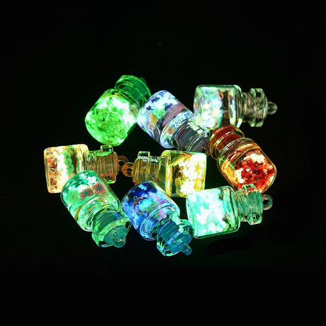 Selvlysende Flaske Vedhæng – Mix (27mm, 6 stk) - Uniq Perler - 117584