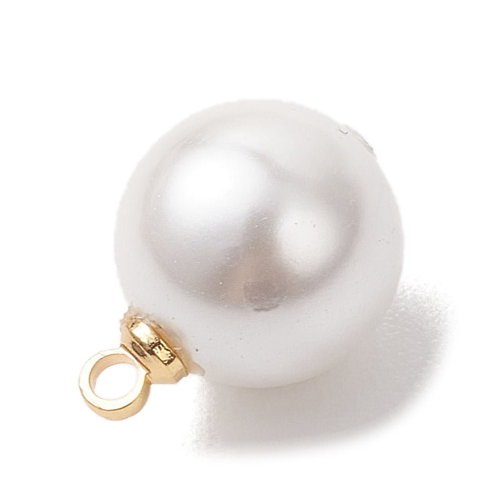 Shell Pearl Vedhæng – Rund med Forgyldt Ophæng (9 stk, 3 størrelser) - Uniq Perler - 