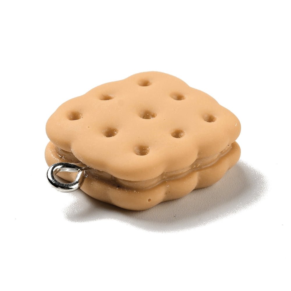 Småkage Vedhæng – Resin, Beige (24x19x7mm) 6 Stk - Uniq Perler - 118554