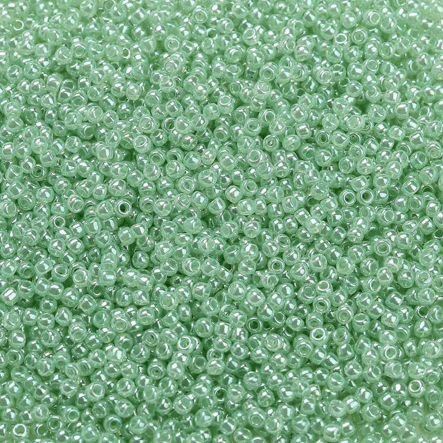 TOHO Seed Beads – Ceylon Selleri, runda (2.2mm) 11/0