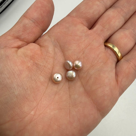 Topborede Ferskvandsperler - Lilla/Flad Bagside (6,5-7mm), 2 Stk. - Uniq Perler - 125473