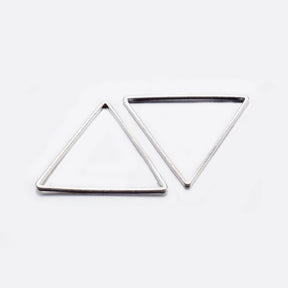 Triangle Connector Or Pendant, Platinum colored, 23.5x27mm, (6 pcs) - Uniq Perler - 