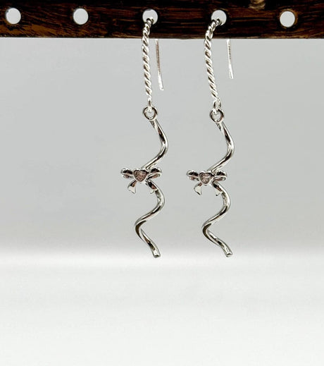 Tvistet Ørekroge Med Øje, Langtidsholdbar Forsølvet, (18x1,4mm) - Uniq Perler - 489237