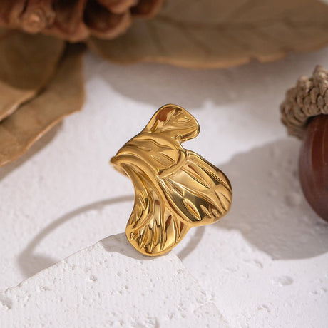 Vandfast Blad Fingerring - 18K Forgyldt Stål (17mm) - Uniq Perler - 