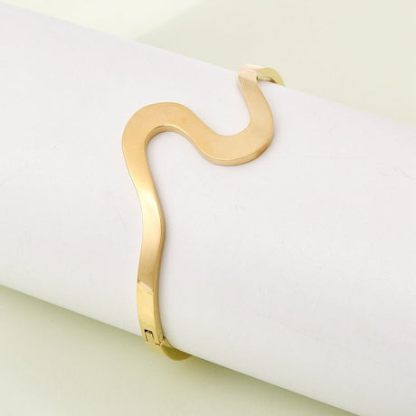 Water-resistant Wave Bangle – 18K Gold-plated Steel, Hinged Design (5x5.85cm)