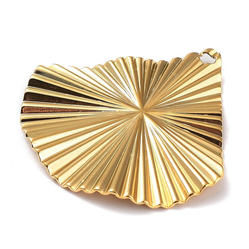 Vandfast Fan Vedhæng, 18K Forgyldt Stål, (31x30mm) - Uniq Perler - 113844