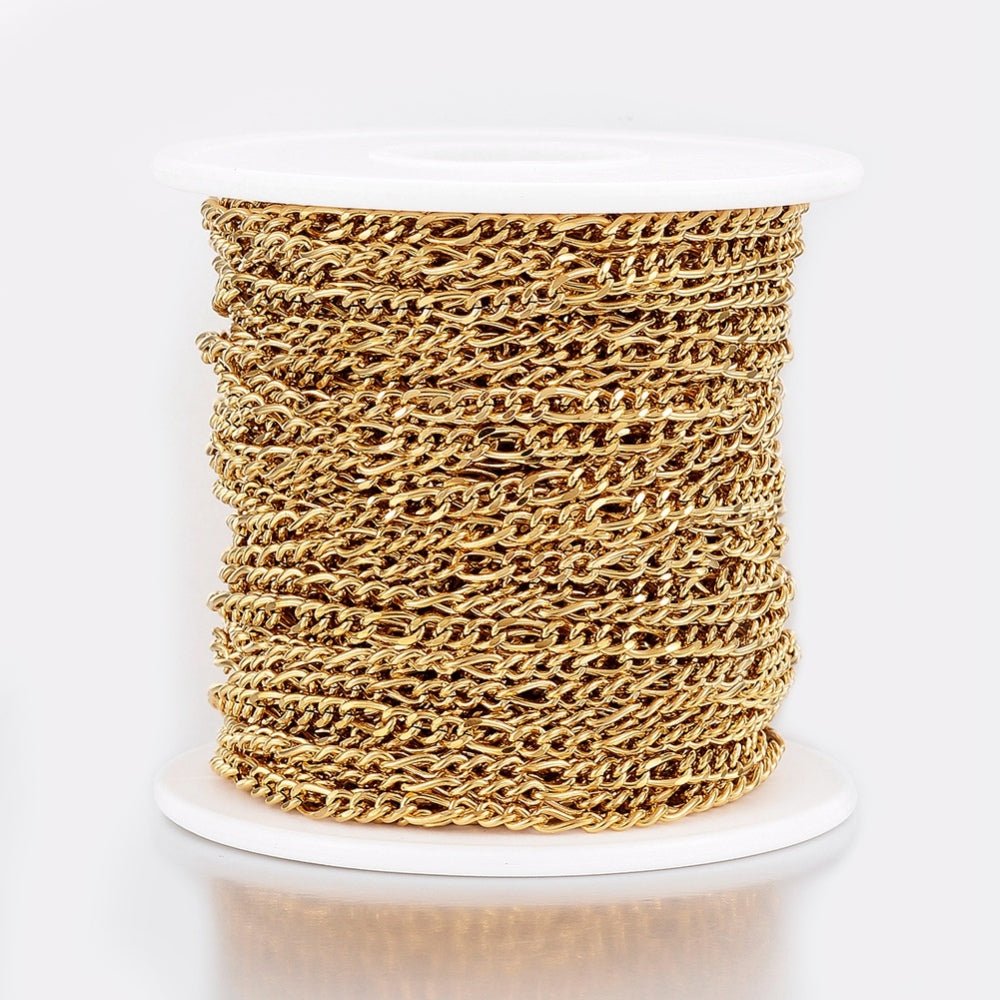 Vandfast Figaro Kæde – 18K Forgyldt Stål, Facetteret (4~6x3x0,8mm)1 meter - Uniq Perler - 124752